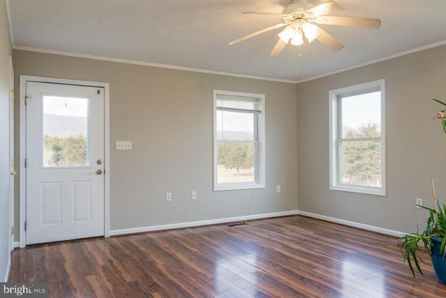 145 HICKORY DR, Luray, VA 22835