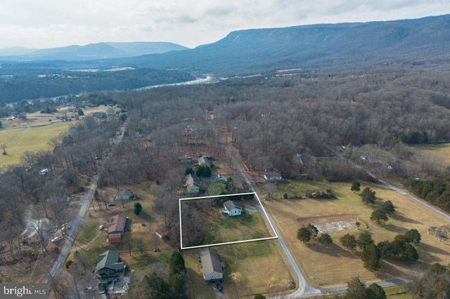 145 HICKORY DR, Luray, VA 22835