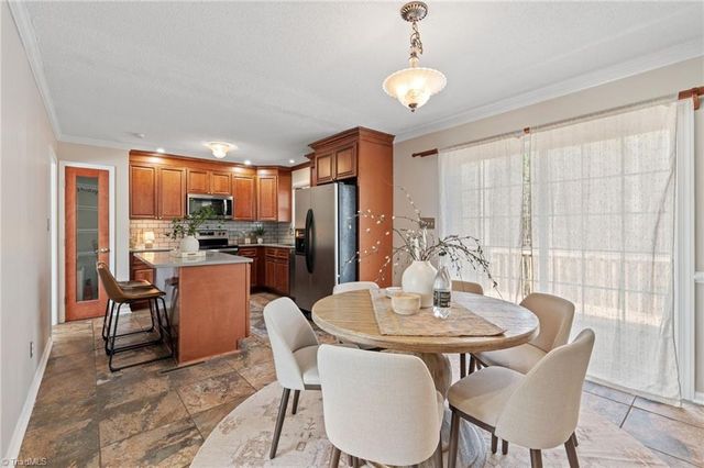 6005 Hunters Ridge Court, Lexington, NC 27295