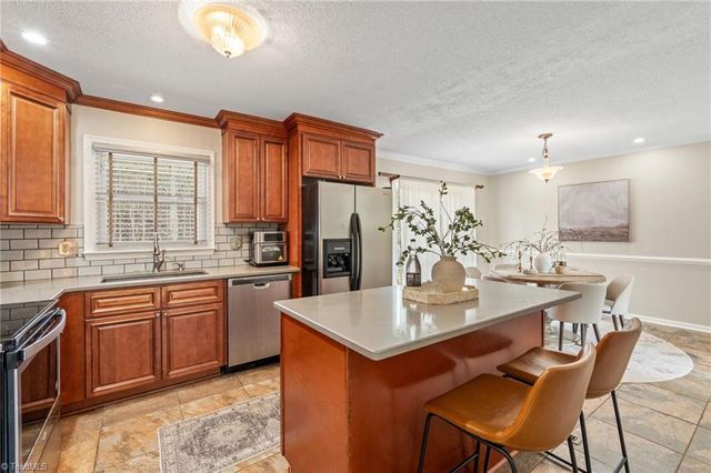 6005 Hunters Ridge Court, Lexington, NC 27295