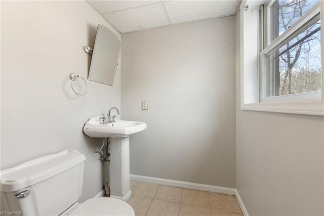 6005 Hunters Ridge Court, Lexington, NC 27295