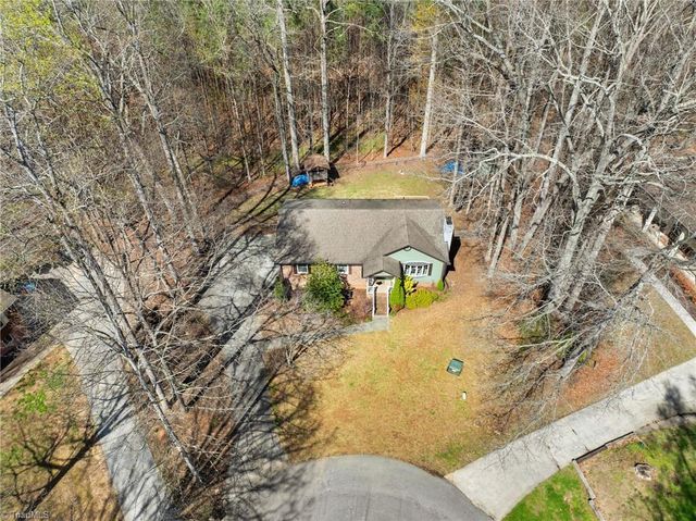 6005 Hunters Ridge Court, Lexington, NC 27295
