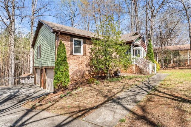 6005 Hunters Ridge Court, Lexington, NC 27295