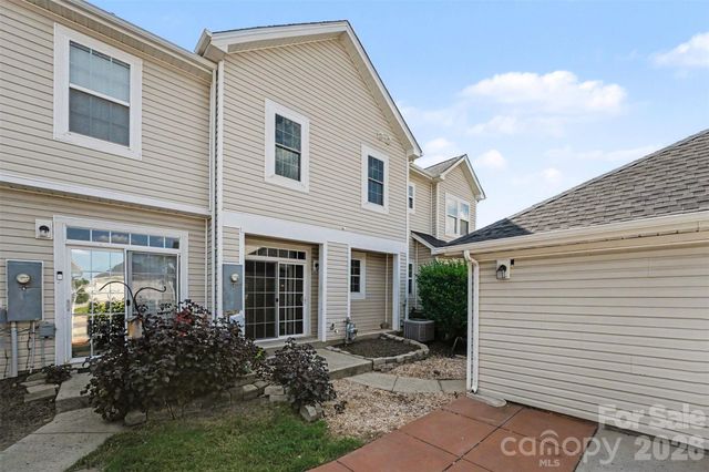 233 E Waterlynn Road B, Mooresville, NC 28117