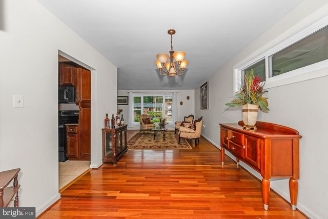 5813 BRYN MAWR RD, College Park, MD 20740