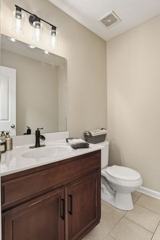 956 Beldon Station Ln, Clarksville, TN 37040
