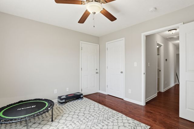 956 Beldon Station Ln, Clarksville, TN 37040