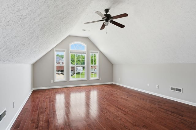 956 Beldon Station Ln, Clarksville, TN 37040