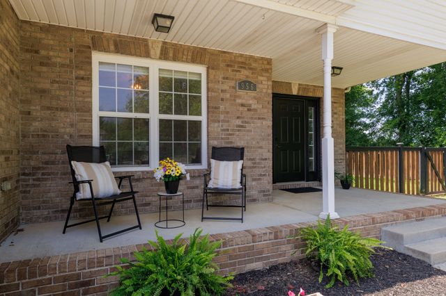 956 Beldon Station Ln, Clarksville, TN 37040