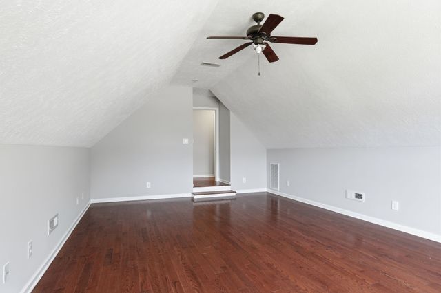 956 Beldon Station Ln, Clarksville, TN 37040