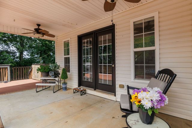 956 Beldon Station Ln, Clarksville, TN 37040