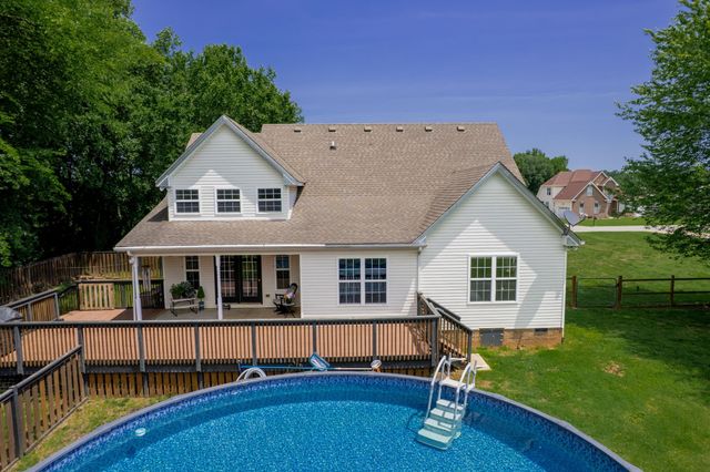 956 Beldon Station Ln, Clarksville, TN 37040