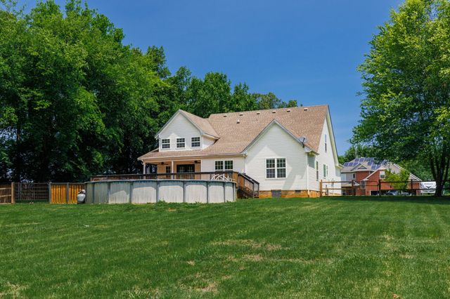 956 Beldon Station Ln, Clarksville, TN 37040