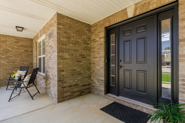 956 Beldon Station Ln, Clarksville, TN 37040