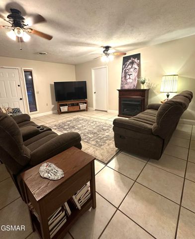 1017 Valley View Circle, Sevierville, TN 37876