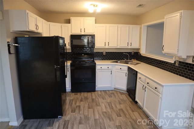 1906 Burgandy Drive, Charlotte, NC 28262