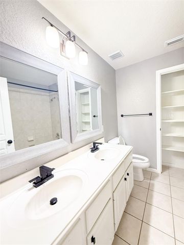 79 W Shale Creek Circle, Spring, TX 77382