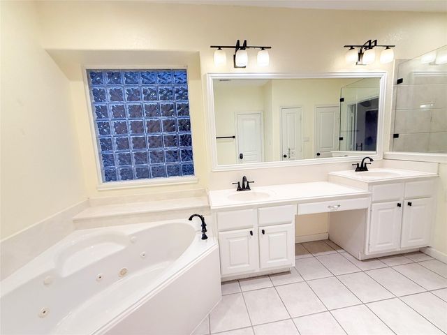 79 W Shale Creek Circle, Spring, TX 77382