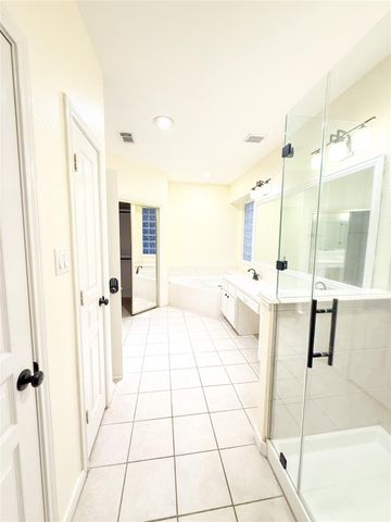 79 W Shale Creek Circle, Spring, TX 77382