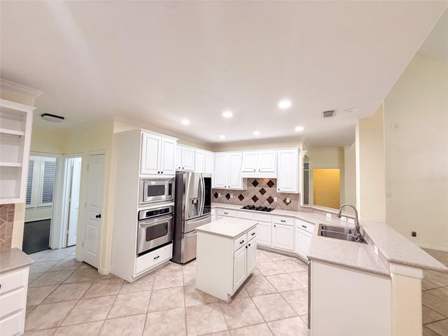 79 W Shale Creek Circle, Spring, TX 77382