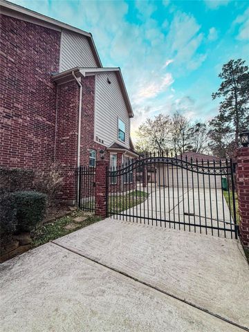 79 W Shale Creek Circle, Spring, TX 77382