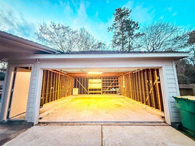 79 W Shale Creek Circle, Spring, TX 77382