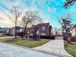 79 W Shale Creek Circle, Spring, TX 77382