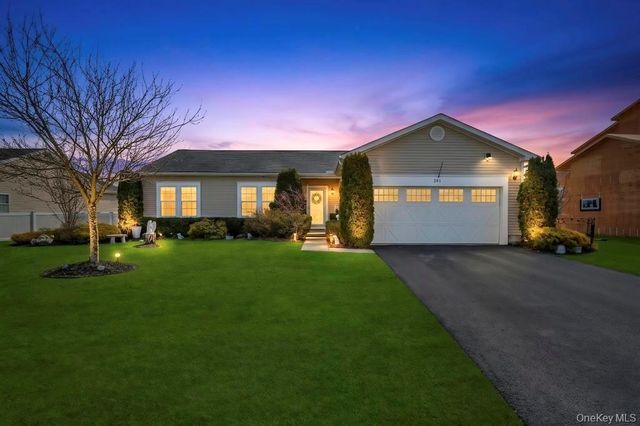 191 Flower Road, Shirley, NY 11967