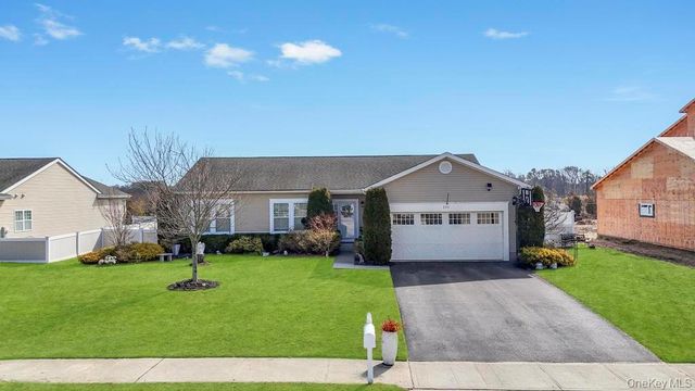 191 Flower Road, Shirley, NY 11967