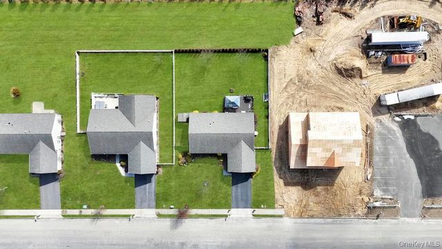 191 Flower Road, Shirley, NY 11967