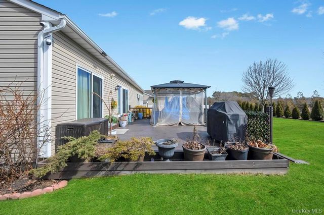 191 Flower Road, Shirley, NY 11967