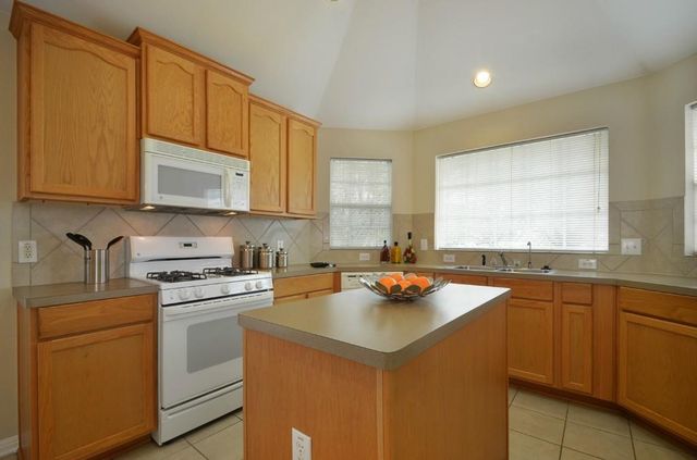 2000 Maize Bend DR, Austin, TX 78727