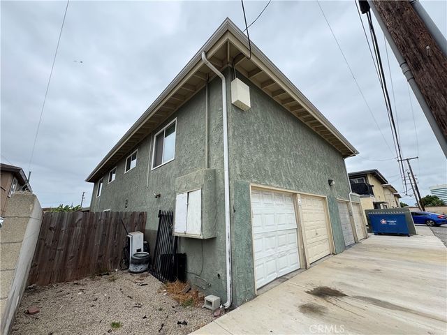 17392 Keelson, Huntington Beach, CA 92647
