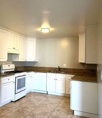 17392 Keelson, Huntington Beach, CA 92647