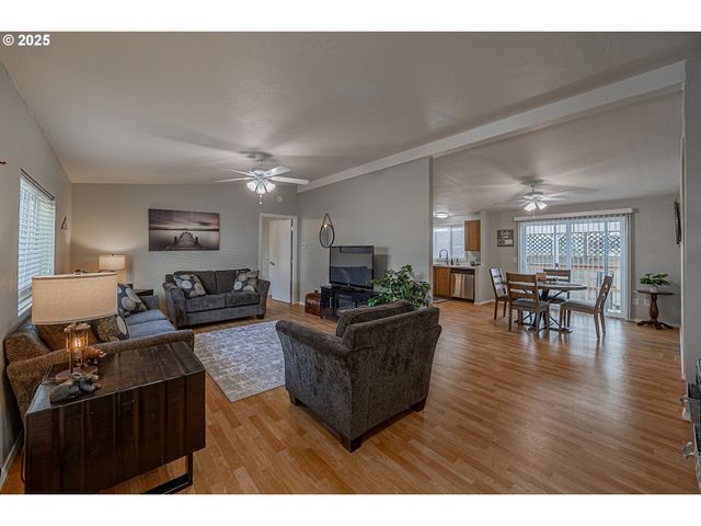 150 N 11TH St, Lakeside, OR 97449