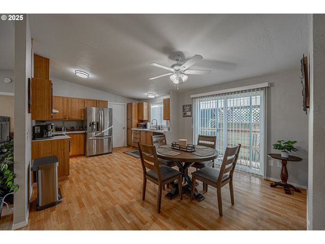 150 N 11TH St, Lakeside, OR 97449