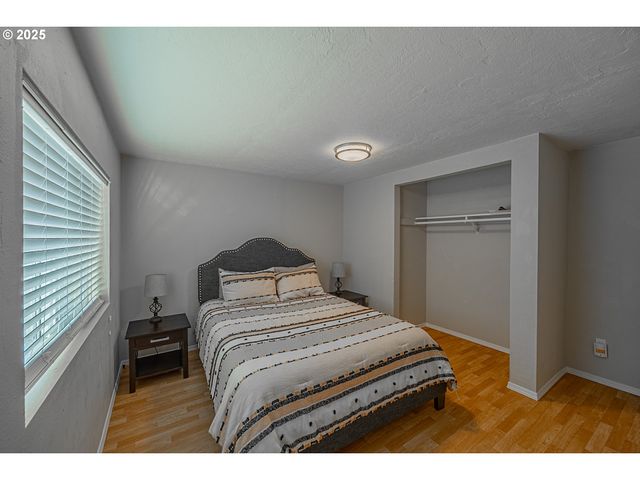 150 N 11TH St, Lakeside, OR 97449