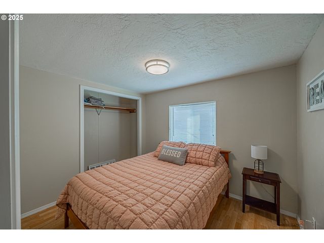 150 N 11TH St, Lakeside, OR 97449