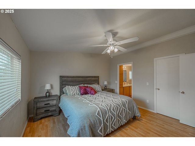 150 N 11TH St, Lakeside, OR 97449