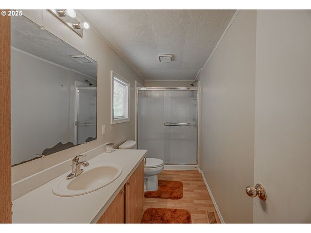 150 N 11TH St, Lakeside, OR 97449