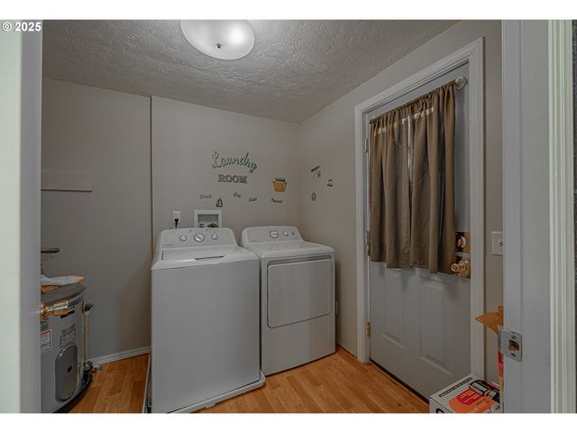 150 N 11TH St, Lakeside, OR 97449