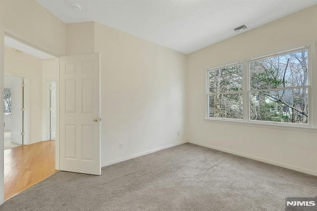 62 E Crescent, Mahwah, NJ 07430