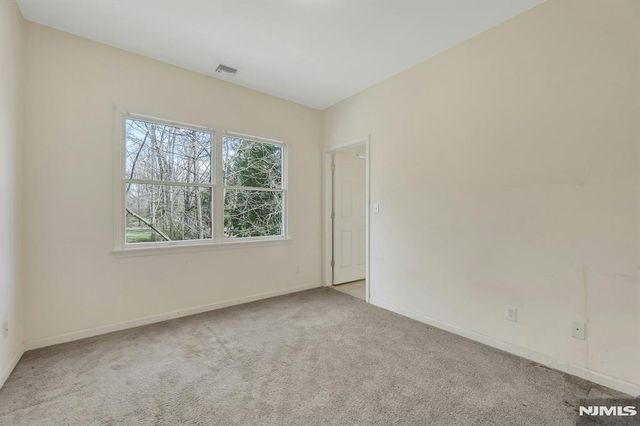 62 E Crescent, Mahwah, NJ 07430