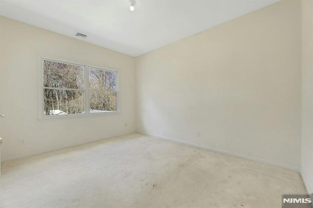 62 E Crescent, Mahwah, NJ 07430