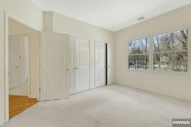 62 E Crescent, Mahwah, NJ 07430