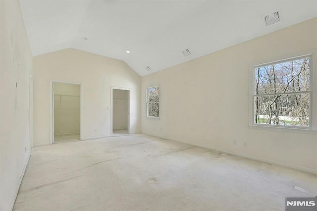 62 E Crescent, Mahwah, NJ 07430