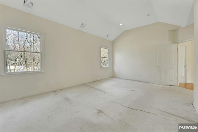 62 E Crescent, Mahwah, NJ 07430