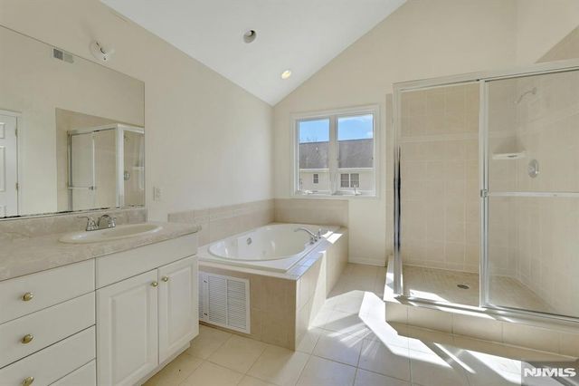 62 E Crescent, Mahwah, NJ 07430