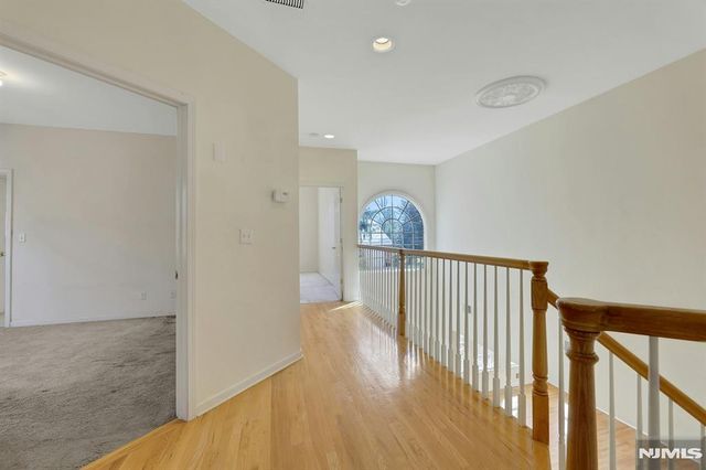 62 E Crescent, Mahwah, NJ 07430