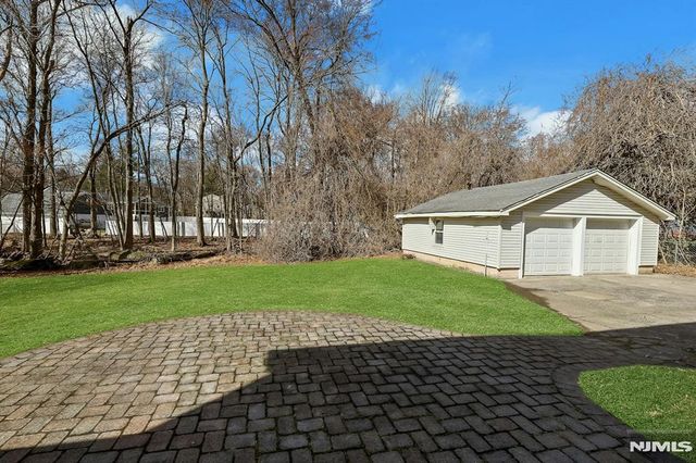 62 E Crescent, Mahwah, NJ 07430